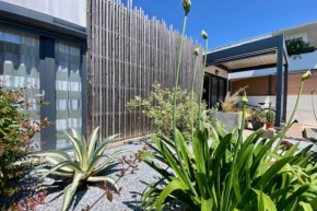 Quiet apartment with terrace and garden